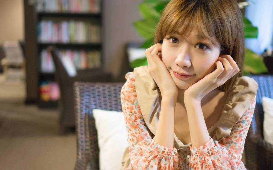 12星座中朋友环绕,总是被异性倾心眷恋的星座女生