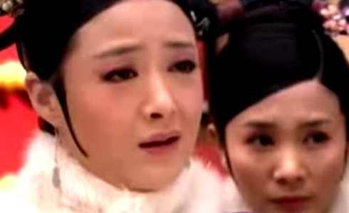 华妃的话真一语成谶,原来这时早预言甄嬛被废离宫,祺嫔一族惨死