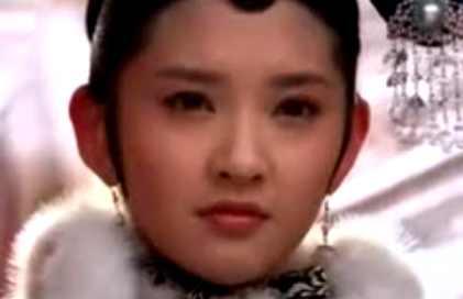 华妃的话真一语成谶,原来这时早预言甄嬛被废离宫,祺嫔一族惨死