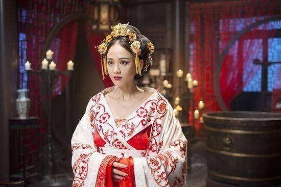 拥有公主般高贵气质的星座女