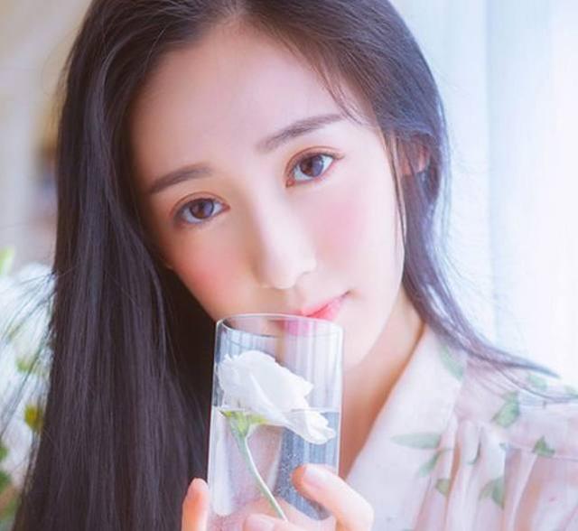 这三大星座拥有盛世美颜，素颜，也招人疼！