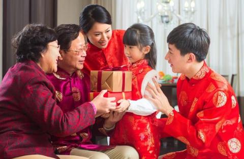春节第一天开门红,这4大生肖来贵人,添喜事,新年红红火火!