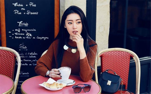 天生魅力无穷,被男生视为理想对象的星座女