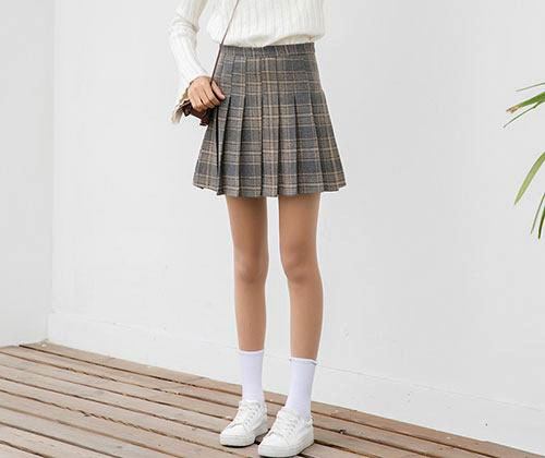 心理测试:4款女学生裙子选一款,测你男同桌对你有何种感觉?