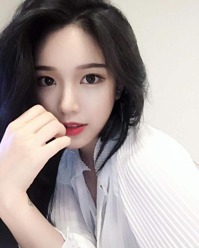 羞答答的玫瑰静悄悄地开,最不敢把爱说出来的星座女