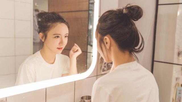 眼中只有别人的缺点,这些星座自我感觉太良好