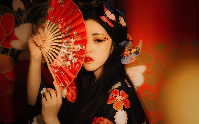 2018年上半年,桃花运袭来,处处都是爱情之花的星座!