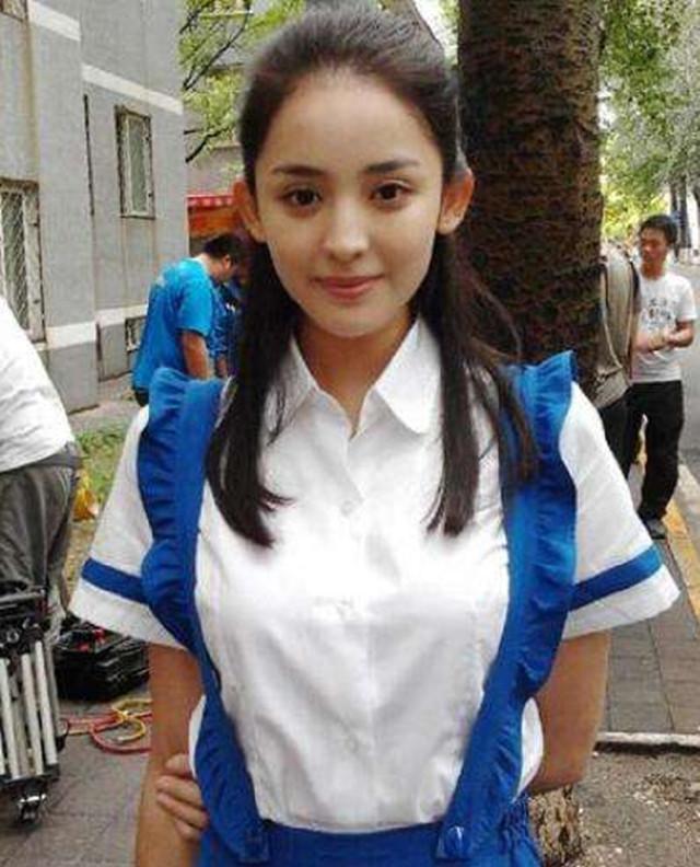 12星座代表的校园女神，天蝎座是迪丽热巴，你的会是郑爽吗？