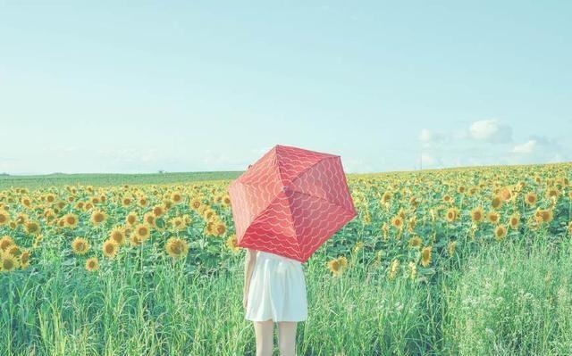 五官精致,越活越漂亮的星座女!