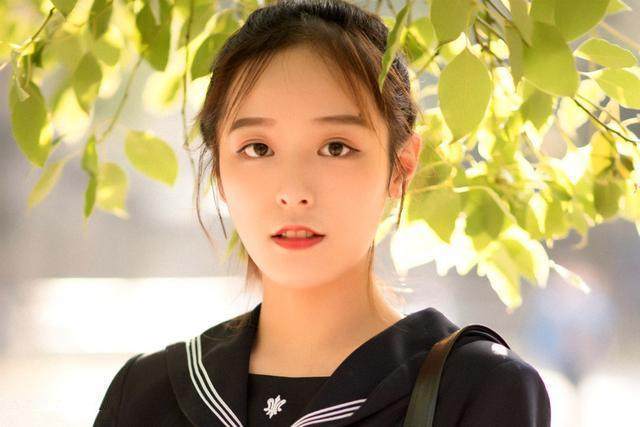不能靠太近,否则男人一定会喜欢上的星座女