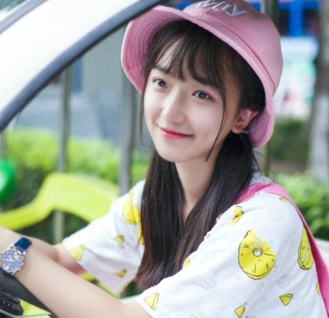 第一眼不觉得美,越看越美的三大星座,属于耐看美女