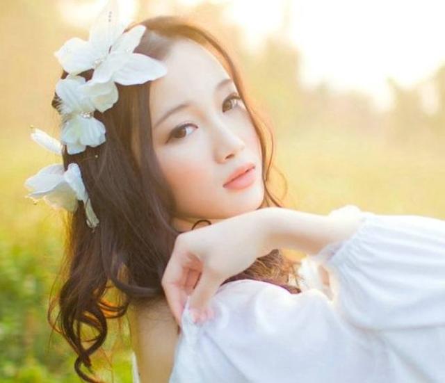第一眼不觉得美,越看越美的三大星座,属于耐看美女