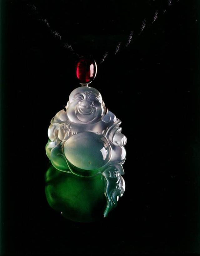 心理测试:选一个翡翠饰品,测你有没有发财机会,能挣多少钱?