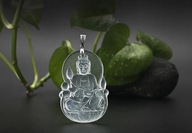 心理测试:选一个翡翠饰品,测你有没有发财机会,能挣多少钱?