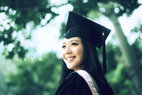 印星坐马,适合外出学习定居的八字