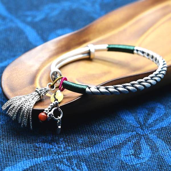 心理测试：4个银手镯，最喜欢哪个？测试出你将来有多少存款