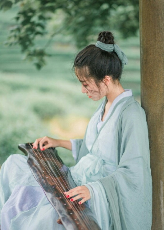 心理测试:4个古风美女,谁在愁思?测你的让步能换来对方理解吗