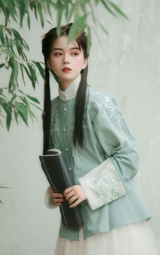 心理测试:4个古风美女,谁在愁思?测你的让步能换来对方理解吗