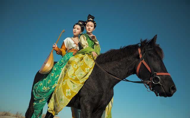 十二月份，转角与真爱相逢，和前任彻底说拜拜的星座！
